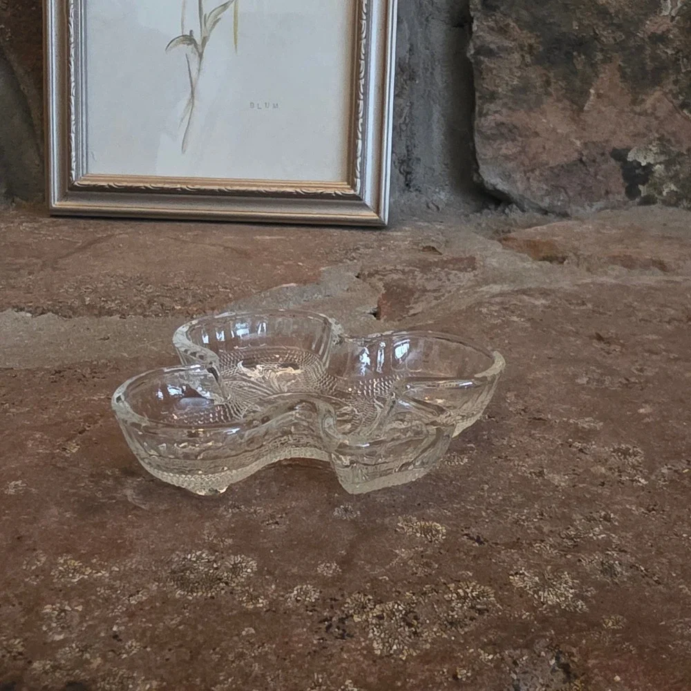 Vtg Clear Pressed Indiana Glass Club Shamrock Trinket Dish Floral Embossed 4